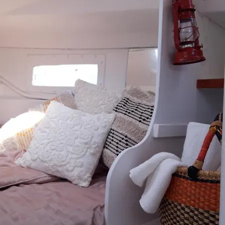 Le Nid Sur L'eau * Сет